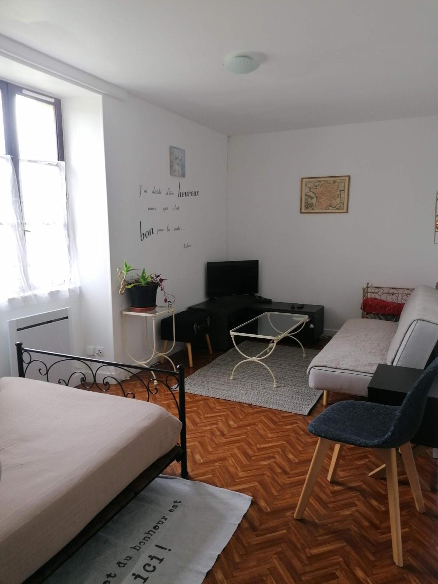 Gite 4 Pers, Jacuzzi, Piscine, Proche Futuroscope, Calme Et Nature A La Roche Posay لاروش بوزيه المظهر الخارجي الصورة
